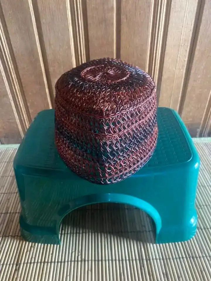 Motif Peci Rotan 5 warna coklat kombinasi warna biru